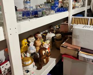 Collectible vintage cookie jars!
