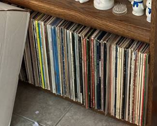 100s of vintage record albums/LPs