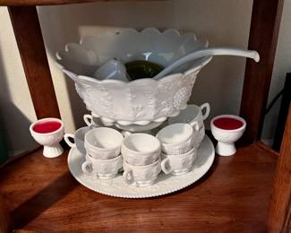 Westmoreland Punchbowl - complete set