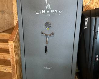 Large liberty combination safe