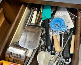 Lots of kitchen odds and ends