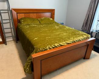 Headboard/Footboard/frame for sale.

Mattress and boxspring not for sale.