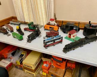 Vintage Lionel train cars, fantastic condition