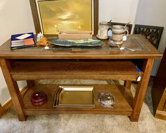 nice looking sofa TV table, has an inlay border design