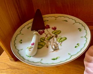 many nice vintage serving pieces