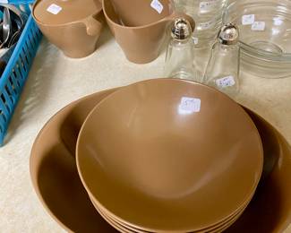 many nice vintage serving pieces