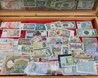 Jewelry table for money