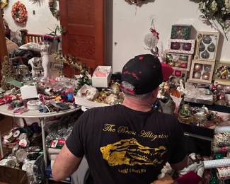 Cris doing Crismas things!