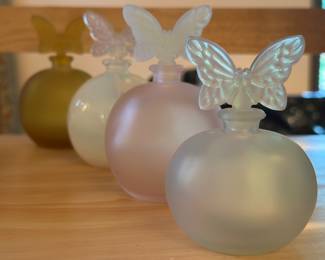 Pour your Baccarat Rouge in these stylish perfume containers