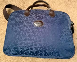 Vintage LONGCHAMP. I love the shade of blue on this!