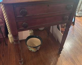 Very clean, primitive side/drink table
