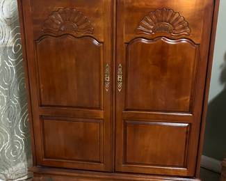 Entertainment center