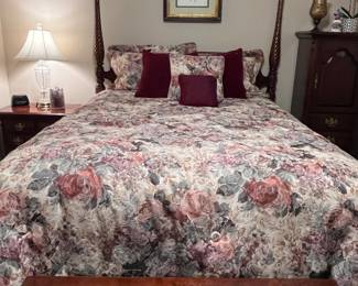 Full size Queen Anne poster bed with a Vera wang pillow top mattress