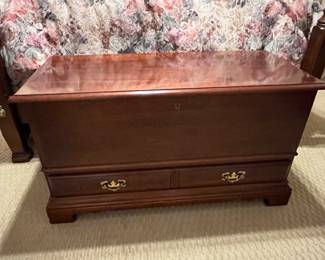 Blanket chest