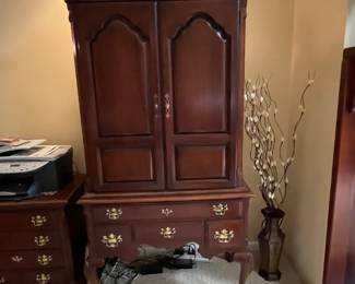 Queen Anne secretary