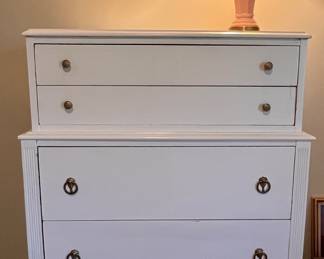 VINTAGE CHEST OF DRAWERS