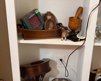 ASSORTED ENGLISH COUNTRY DECOR