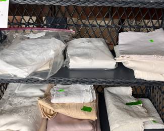 ASSORTED VINTAGE LINENS AND CAMERAS