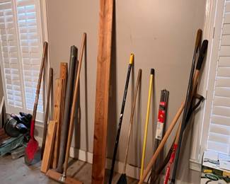 ASSORTED LAWN TOOLS