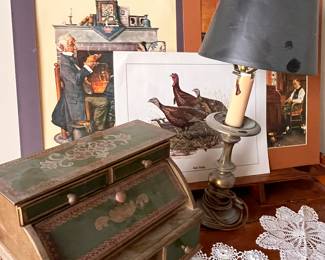 ITALIAN FLORENTINE DESK SORTER