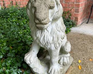 Heavy concrete lion