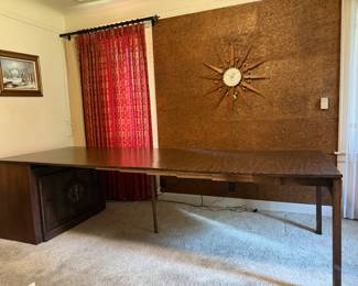 The original expandway table w/6 leafs