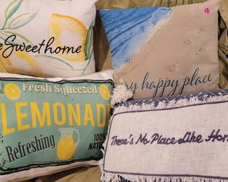 Decorative pillows.