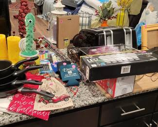 Misc. kitchen and decorative items.