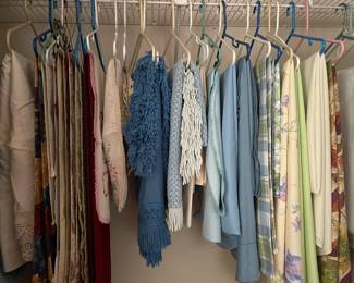 linens, tablecloths & runners