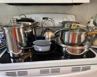 nice set of cookware