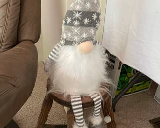 decor/sitting on vintage organ stsool