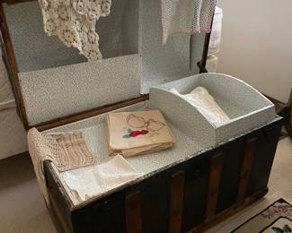vintage trunk, vintage linens
