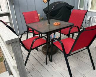 Patio Table with 4 Chairs