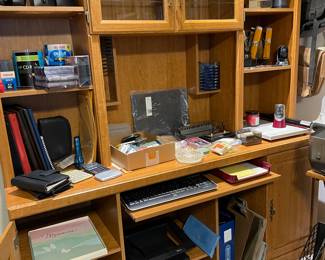 love this desk