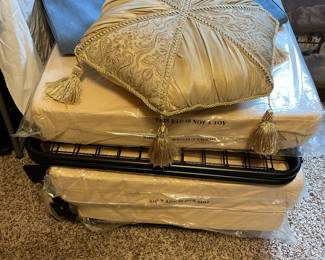 this is a fold up portable bed with a cover so it can be used as a hammock