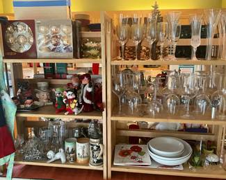 Assorted kitchenware