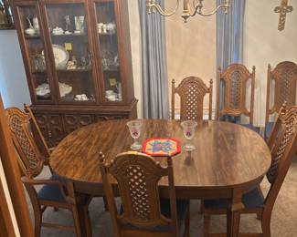 6 person table