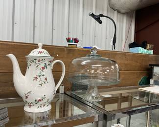 Pfaltzgraff Winterberry Teapot or Coffee Pot - Pedestal Clear Glass Cake Stand w/Dome