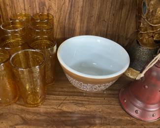 Pyrex Woodland Mixing Bowl