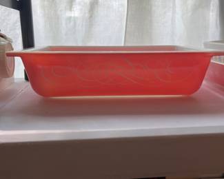 1956 Pyrex Seasonal Decorator Promotional Cinderella (Pink Scroll)Serving Casserole 575