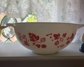 1950’s Pyrex Pink Gooseberry Cinderella Bowl