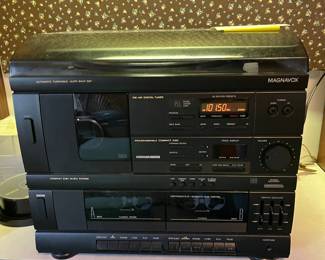 Magnavox Stereo Turntable Radio Cassette