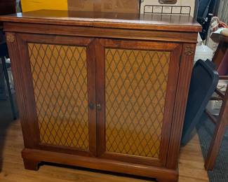 1950’s Sears Silvertone Cabinet Radio