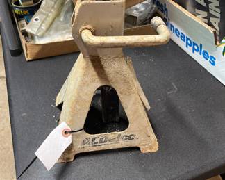 AC Delco 2-Ton Jack