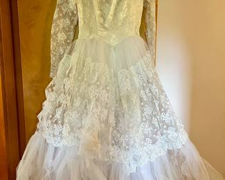 Beautiful 1950’s Wedding Dress