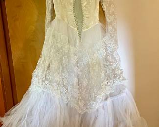 Beautiful 1950’s Wedding Dress