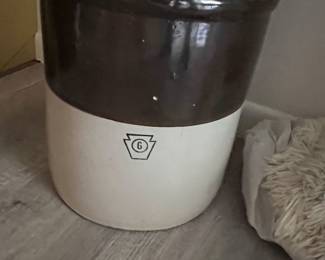 antique 6 gallon crock