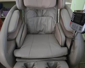 Osaki massage chair. Display needs replacement. Make your offer day of sale!