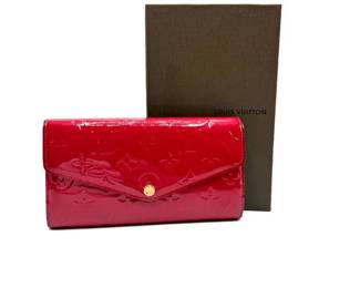 Louis Vuitton Monogram Vernis Sarah Wallet in Rose Pop Pink Patent Leather; Pre-Owned