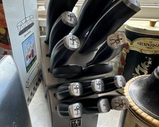 Henckels knife set and block